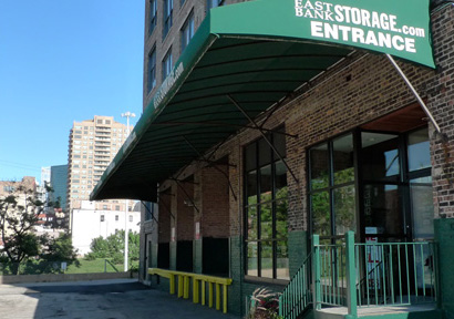 Lake Street Entrance - eastbankstorage.com